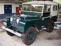 Roberto Hirth restored Land Rover